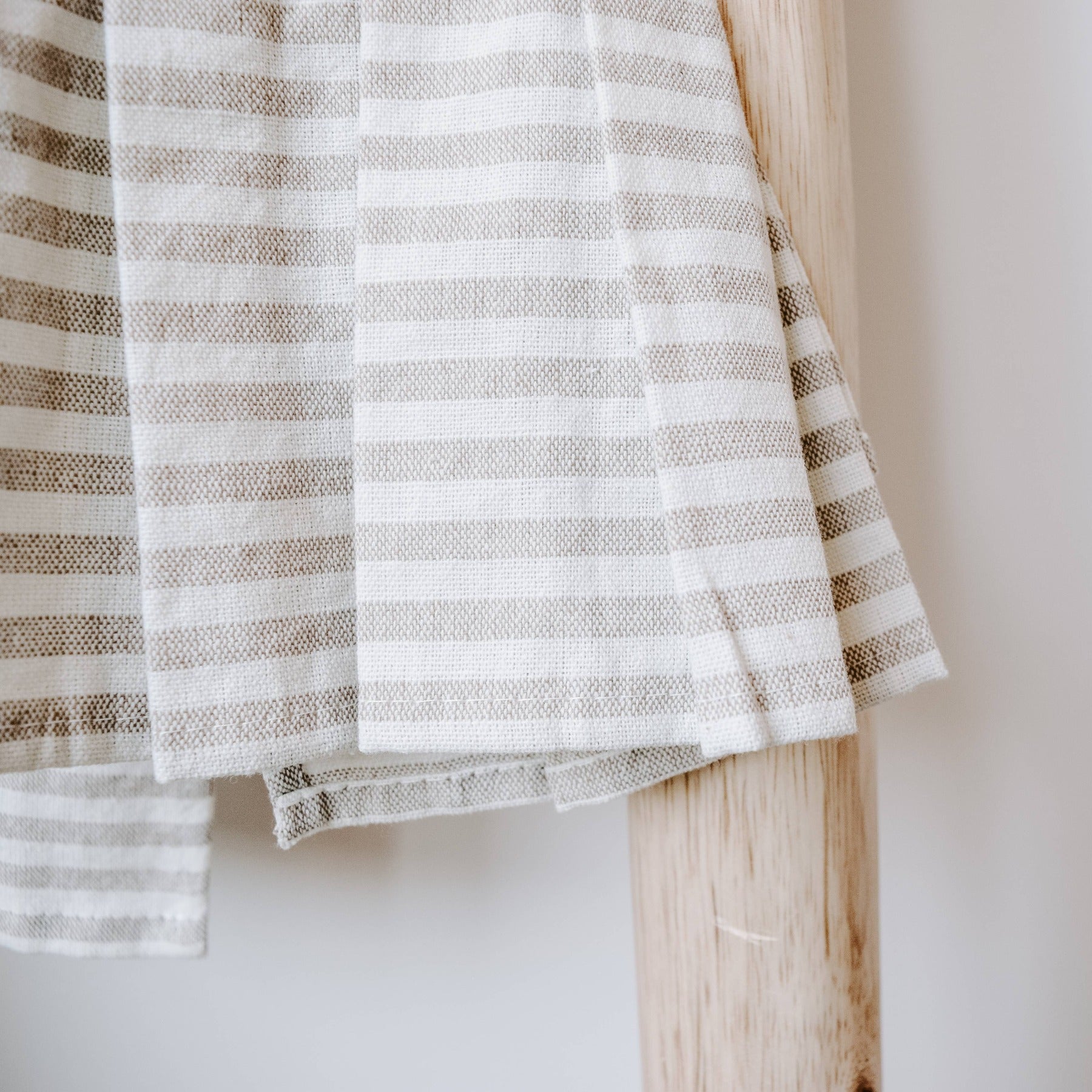 linen ruffled kitchen towel | pure white